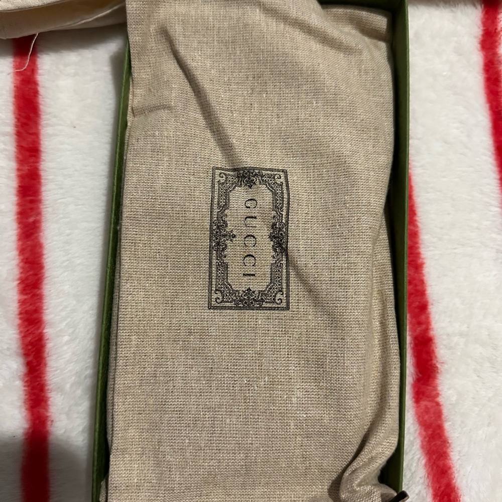 Gucci Beige Leather Wallet - Picture 10 of 13